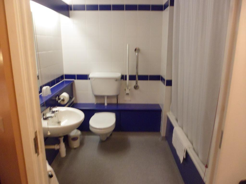 Metro Inns Huddersfield Habitación foto